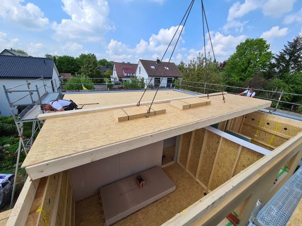 Wohnhaus im Bauhausstil als Energie-Effizienzhaus 40+