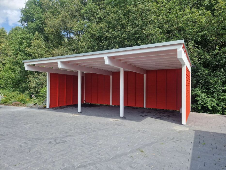 Carport mit drei Stellplätzen